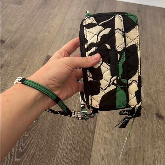 Vera Bradley All in One Crossbody for iPhone 6+ - “Imperial Rose” design - NWT - Picture 11 of 13